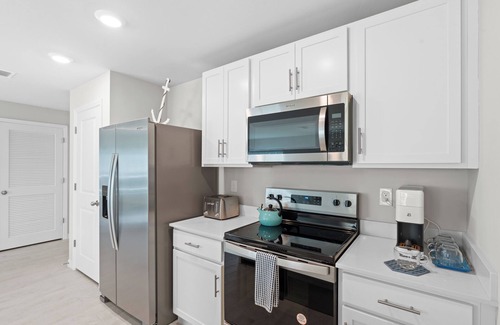 Sunshine House | Entire New House with Office Space-WiFi, Near JetBlue Park & RSW Airport!