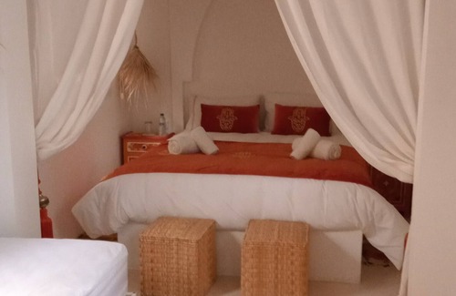 Medina House | Entire Riad of 7 Suites (19pers) with breakfast included.