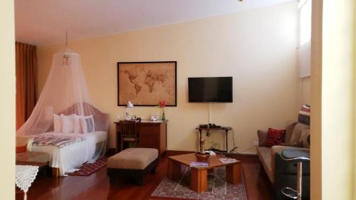 Santiago de Surco Apartment | Entire Studio-Apartment De Luxe