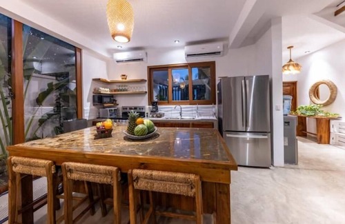 Escuintla House | Entire villa for 8 people