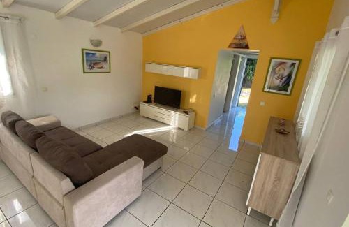 Le Moule House | Entr'azur et sable à la Baie du Moule