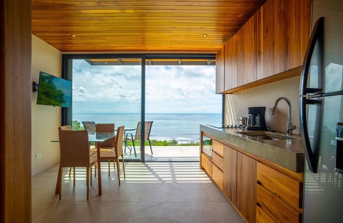 Marina Vista House | Epic 1 BR Ocean View Villa. Dominical. Gated. Minutes to Dominical beach.