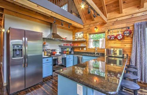 Pigeon Forge House | ER104 - R Tribe's Treehouse - Great location - Close to town! cabin