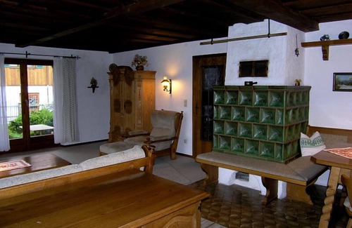 Inzell Apartment | Erdgeschosswohnung München für 5 Personen, 2 Schlafzimmer, Terrasse, 100 m²