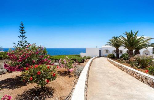 Es Canutells House | Es Macar, heated pool & sea views