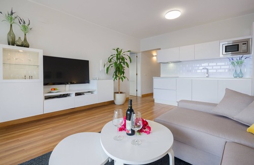 Playa del Cable Apartment | Apartment "Nahia" Close to Beach with Winter Garden, Ocean View & Tennis Court