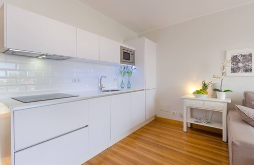 Playa del Cable Apartment | Apartment "Nahia" Close to Beach with Winter Garden, Ocean View & Tennis Court