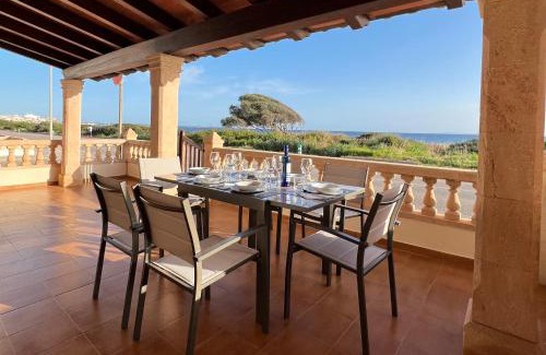 Sa Rapita House | "Es Vell Marí" Casa en primera línea con vistas al mar, parking privado y WiFi