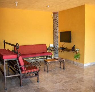 Amacuzac House | Escápate a una quinta con alberca, asador y diversión en familia