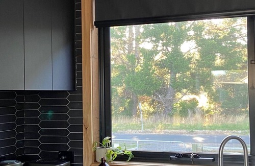 Trentham House | Escape and relax in beautiful Trentham in contemporary bliss!