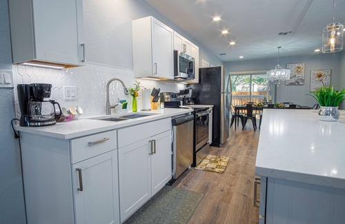 Denver Heights Cottage | Escape to 4br/3ba Brand New Downtown Home