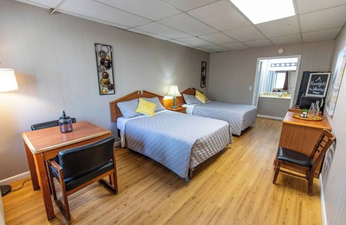 Dry Creek Cabin | Escape to Bundick Lake: Your Charming Cabin Retreat Awaits