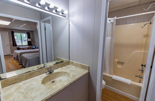 Dry Creek Cabin | Escape to Bundick Lake: Your Charming Cabin Retreat Awaits