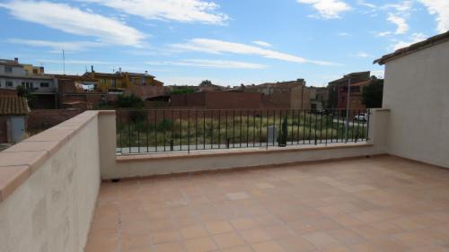 Avinyonet de Puigventos House | Escape to a Spacious Retreat with Jacuzzi & BBQ