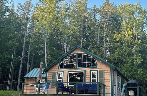 Ellsworth Cottage | Escape to Green Lake