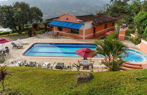 Copacabana House | Escape to Nature in Copacabanas Hidden Gem