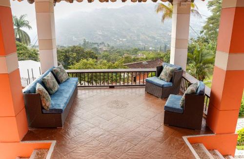 Copacabana House | Escape to Nature in Copacabanas Hidden Gem