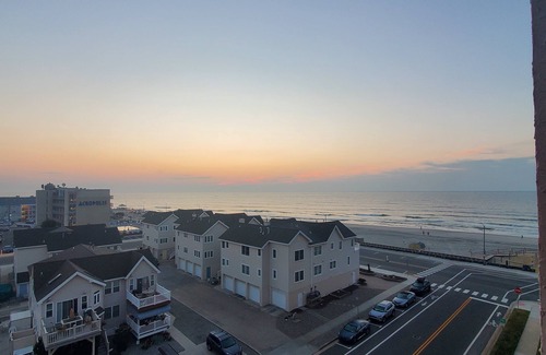 North Wildwood Condo | Escape to North Wildwood for perfect a getawayn*ocean views *heated pool*wifi