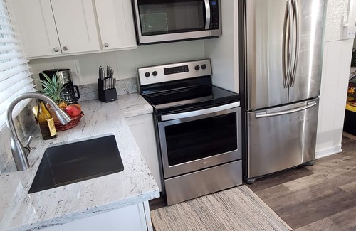 Kihei Cottage | Escape to our Cozy 2 BR/1BA COTTAGE in Kihei!