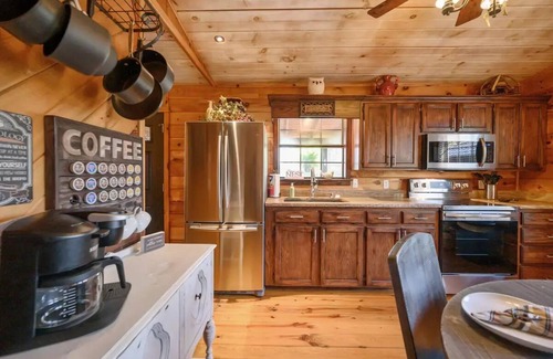 Hochatown Cabin | Escape to Robin's Nest