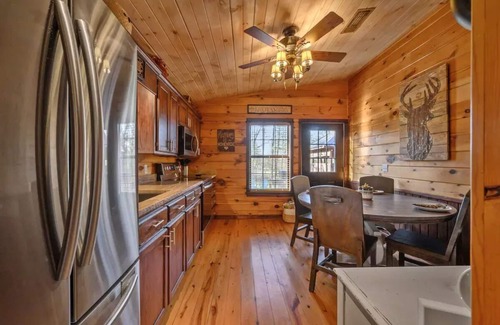 Hochatown Cabin | Escape to Robin's Nest