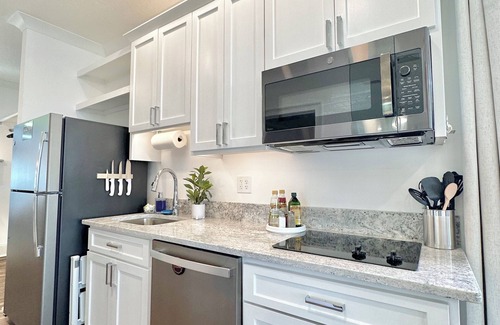 Cedar Bluff Apartment | Escape to "Studio B"! Lake, Pool, Splash Pad, Hot Tub, Kayaks, fire pit, etc.!