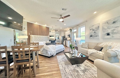 Cedar Bluff Apartment | Escape to "Studio B"! Lake, Pool, Splash Pad, Hot Tub, Kayaks, fire pit, etc.!