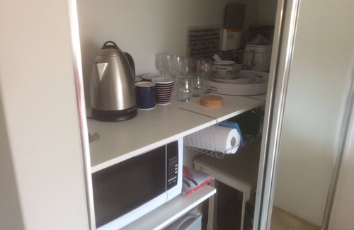Lower Chittering House | Escape to the hills and valleys of north perth in your own guest suite