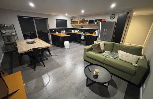 Bald Hills House | Escape to the relaxing Boobook Barn.