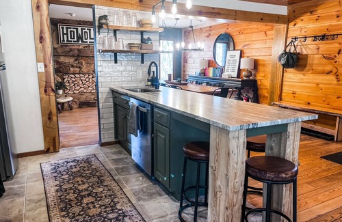 Butler Cabin | Escape to the wood—featuring hot tub, private trails, fire pit, peaceful seclusion. Dogs welcome.