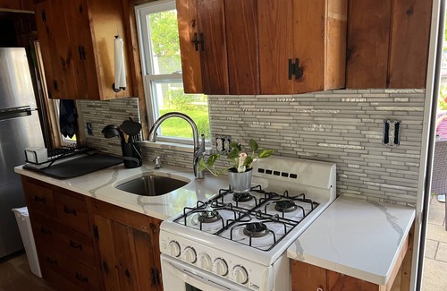Dennis Port Cottage | Escape to Cape Cod in Our Quaint Cottage - Casa 72