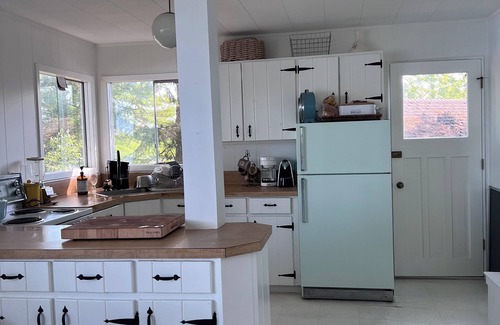 Douro-Dummer House | Escape to Your Very Own Private and Cozy Island with 360 Lakeviews