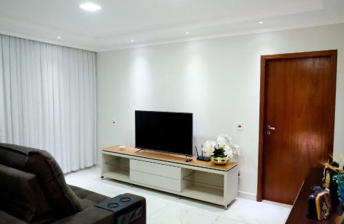 Vila Guilhermina House | Espaço moderno na melhor região de Pirassununga