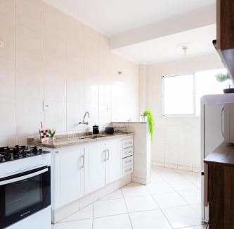 Regiao Urbana Homogenea X Apartment | Espaçoso com 2 Quartos, bem tranquilo c/varanda!