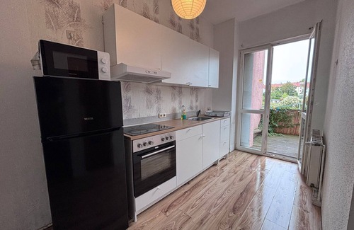 Zeitz Apartment | Especially for families or workers, balcony & Garden