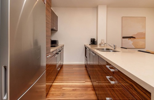 Brighton Apartment | Esplanade Escape to the Brighton Beach Boxes