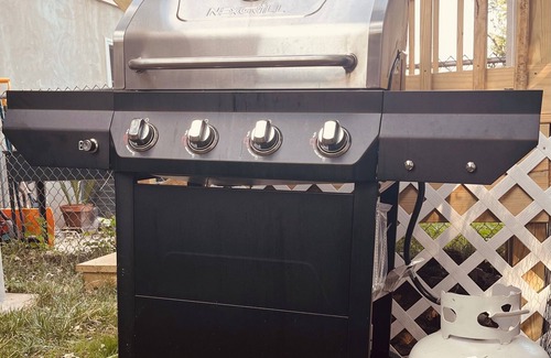 Constable Hook Apartment | Estudio with a beautiful private balcony /deck