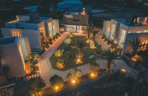 Jocheon Villa | Eudaimonia Poolvilla Jeju 에다모니아 함덕풀빌라