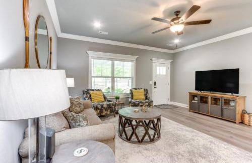 Holiday Island House | Eureka Springs Family Home - half Mi to Marina!