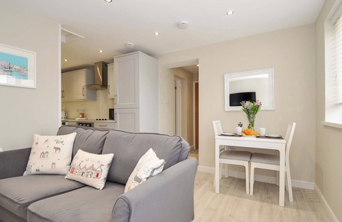 West Looe Cottage | EVELYN, romantic, country holiday cottage, with a garden in Looe