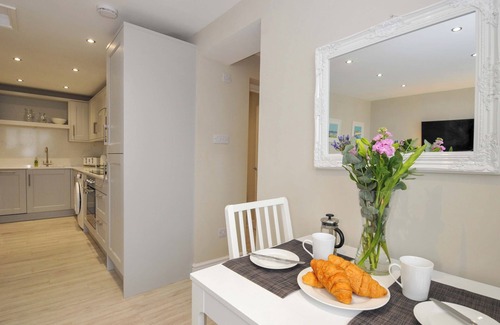 West Looe Cottage | EVELYN, romantic, country holiday cottage, with a garden in Looe
