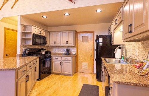 Pinetop House | Evergreen Escape