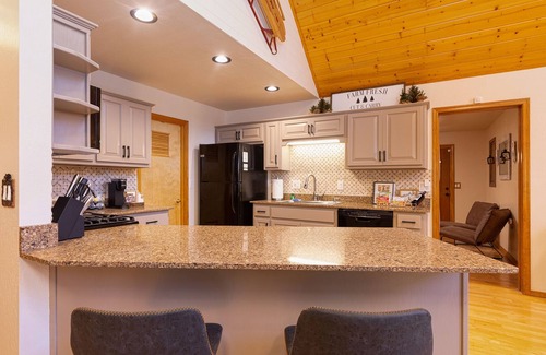 Pinetop House | Evergreen Escape