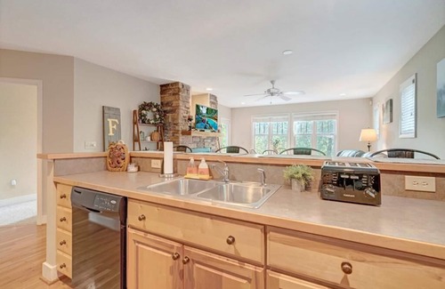 Foscoe Condo | Evergreens 1012- Mountain Condo, Gated Resort, Indoor/Outdoor Pools and Hot Tub, Fitness Area, Fi.