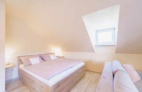 Loket Apartment | EVerLuck