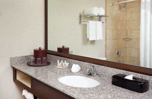 Matteson House | Everthing Matteson has to offer at Your Arms Reach! 3 Great Units, Free Parking