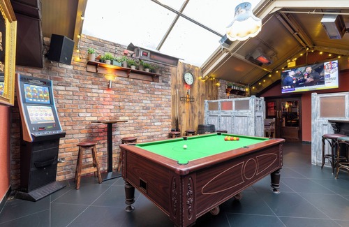 Carlow Apartment | Ewings Bar & Self-Catering Accommodation