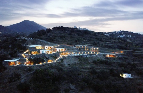 Sifnos House | Exambela Residence with Private Hot Tub