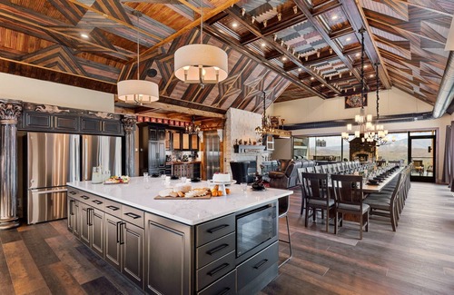 Gatlinburg - Pigeon Forge Cabin | Excalibur: Pickleball, Duck Pin Bowling, Indoor Pool