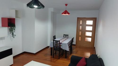 Naron Apartment | Excelente piso de 3 habitaciones dobles, 2 baños y terraza 30 mts